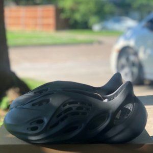 Adidas Yezzy Foam Runner ONYX